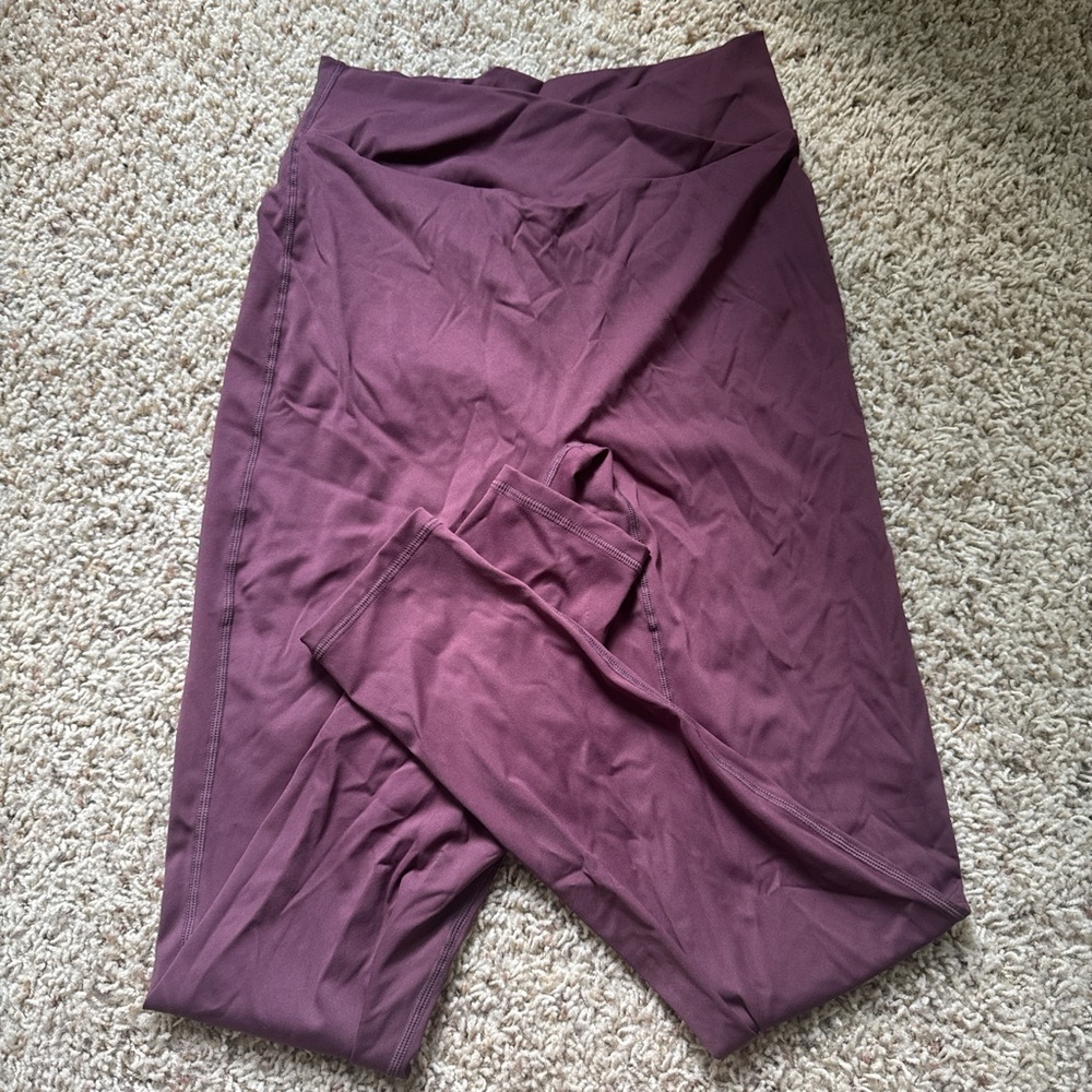 Stylish burgundy High-Waisted Leggings
